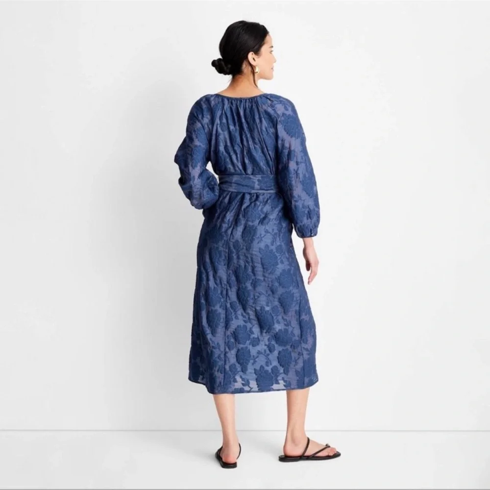 Elegant Blue Midi Dress - Picture 2 of 4